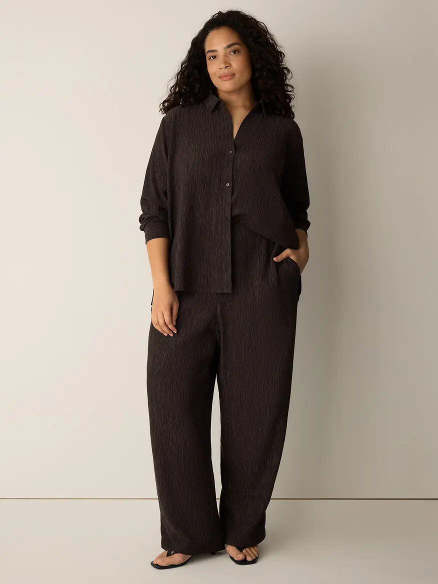 Woven Plissé Straight Pant