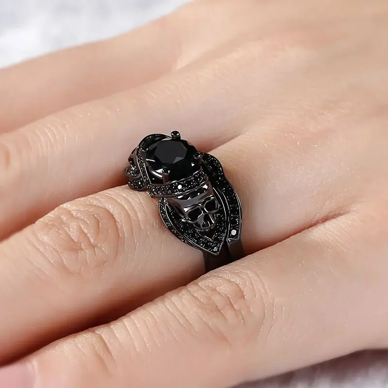 Jeulia Black Tone Round Cut Sterling Silver Skull Ring